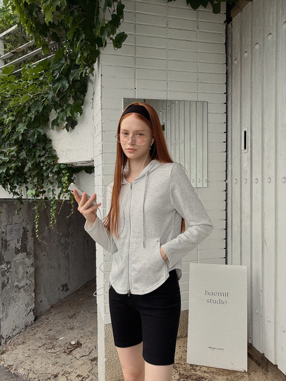 【TWEE】Baeky Round Hood Zip-Up-1