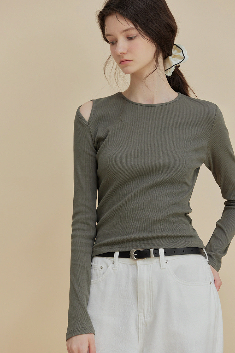 Stun Shoulder Cut-Off T-Shirt