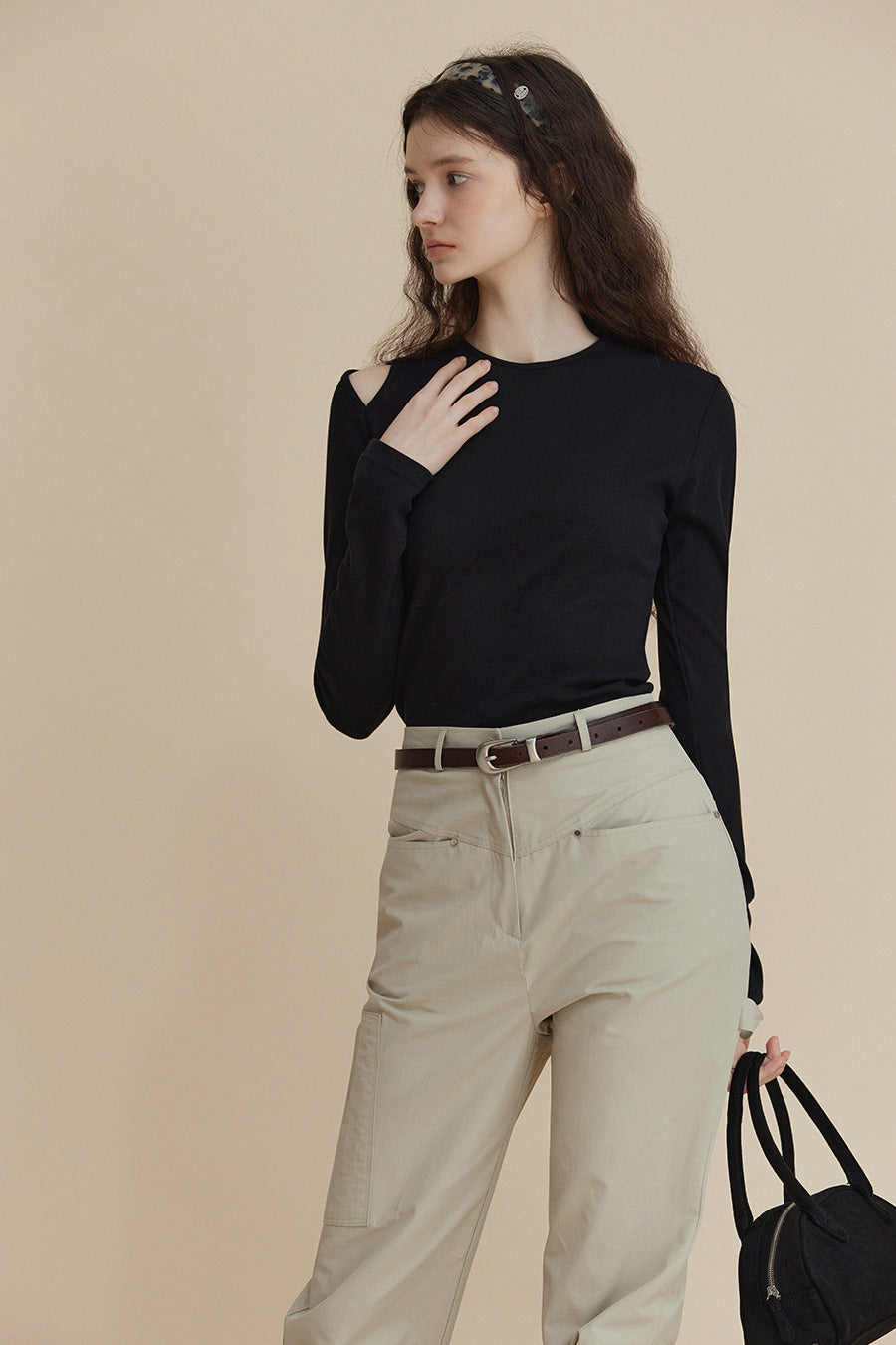 Stun Shoulder Cut-Off T-Shirt
